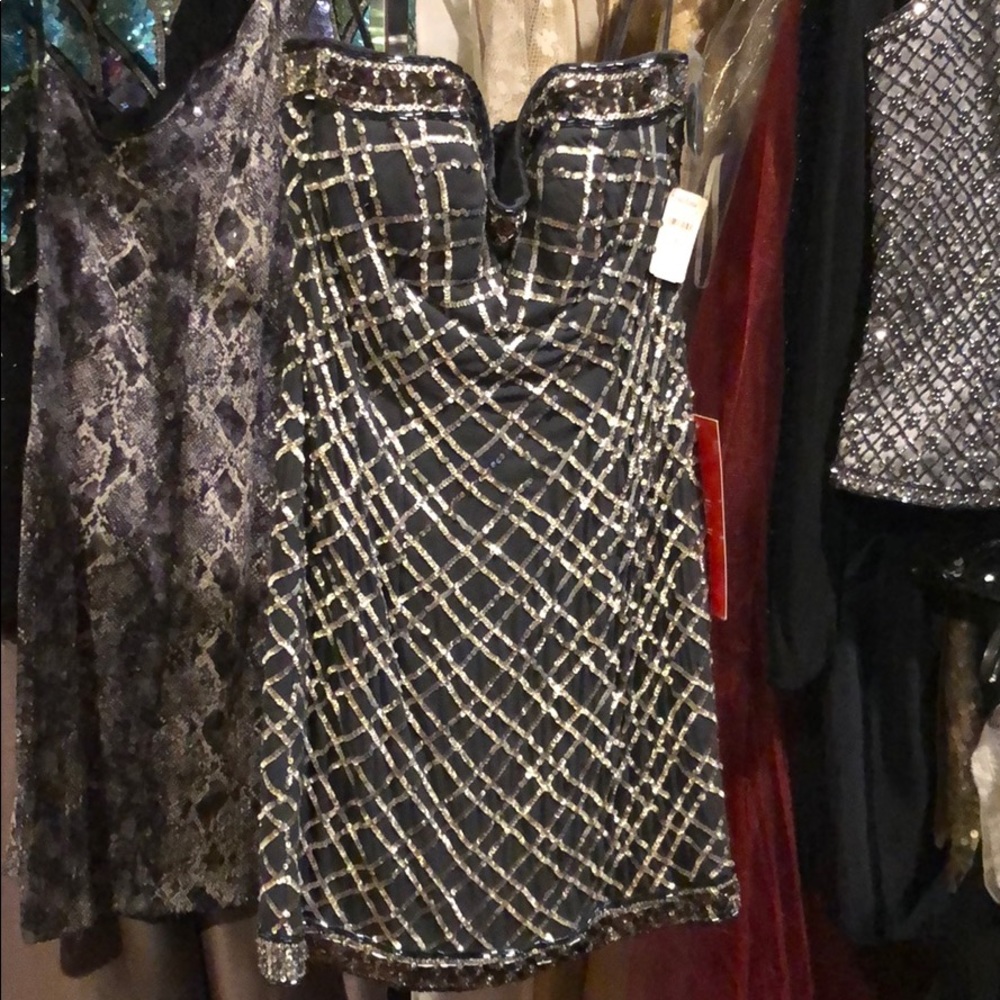 Neiman Marcus Silver Sequins gray strapless dress